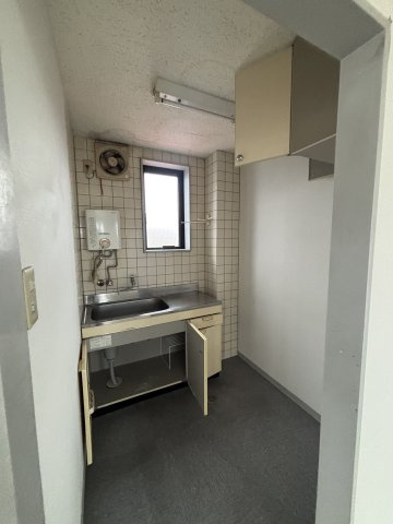 常滑市本郷町4丁目テナントのキッチン