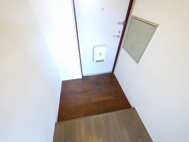 米田マンションの玄関|ゆったりとした玄関です