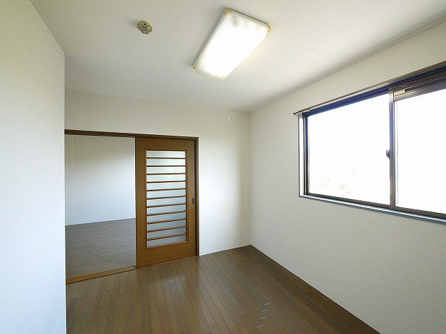 米田マンションの居間・リビング|ゆったり過ごせる居間です