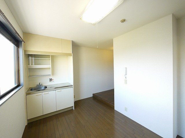 米田マンションの居間・リビング|おしゃれな居間です