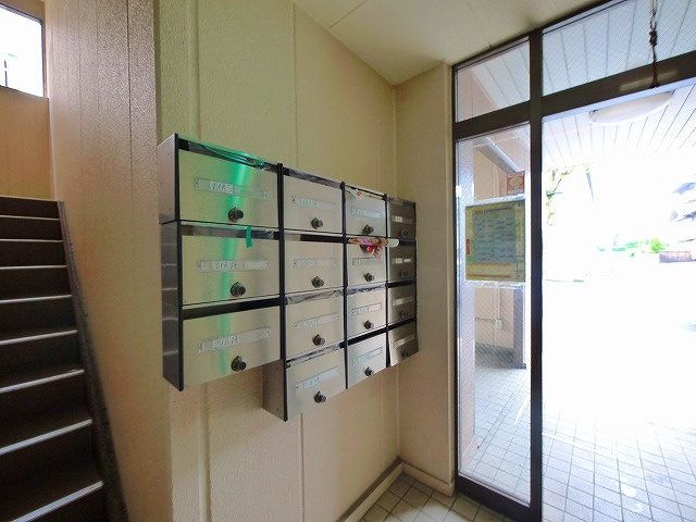 米田マンションのエントランス|ゆとりのあるエントランスです