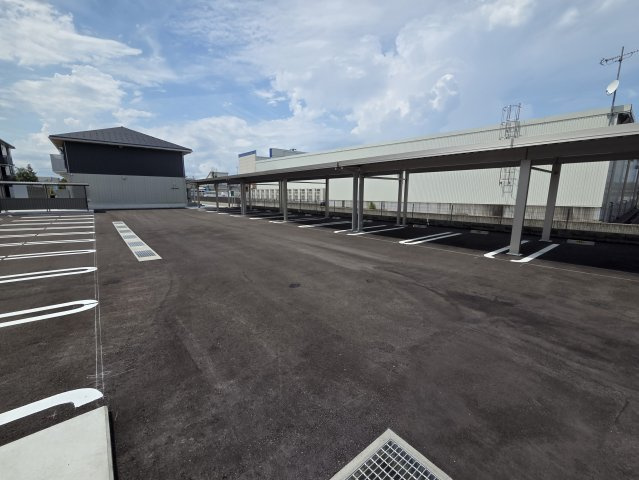 On pointの駐車場