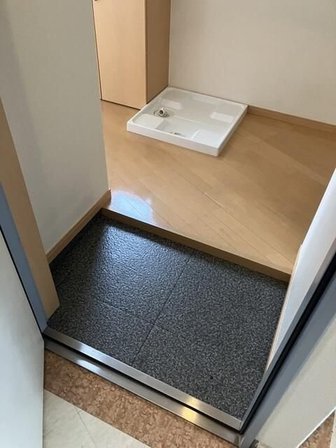 ロイヤルシティ赤羽岩淵の玄関