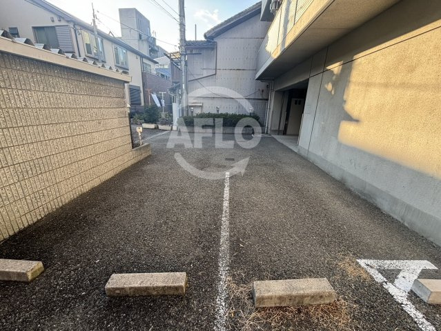 フォレスト今里の駐車場|プリヴェ１号館駐車場