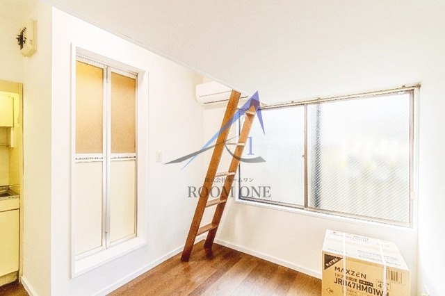 アーバン宮本町の居間・リビング|洋室のお部屋です。