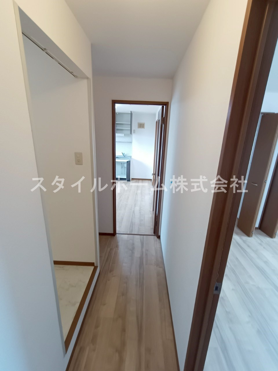 ｉホームＴＯＷＮ四番館の玄関