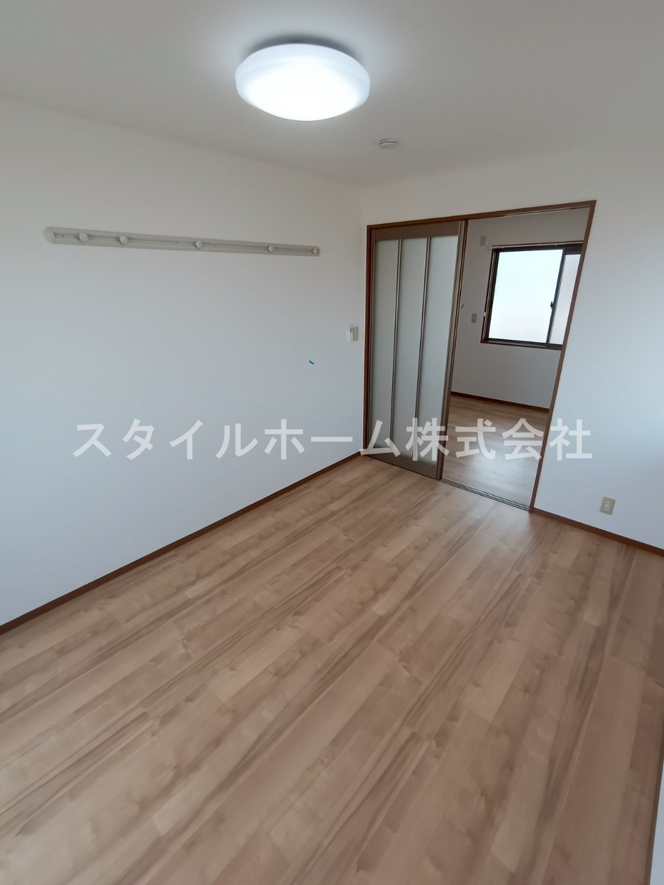 ｉホームＴＯＷＮ四番館の居間・リビング