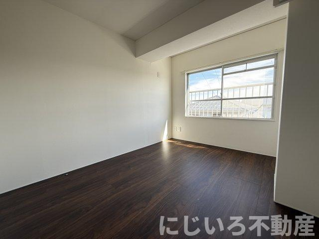 サニースクエア阿南の洋室