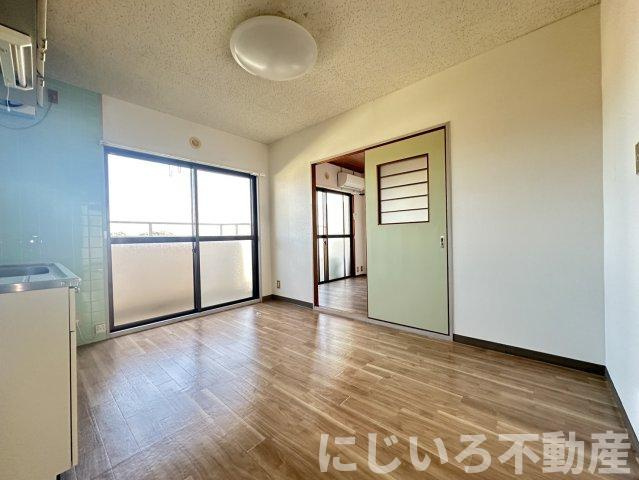 第3眉山マンションの居間・リビング