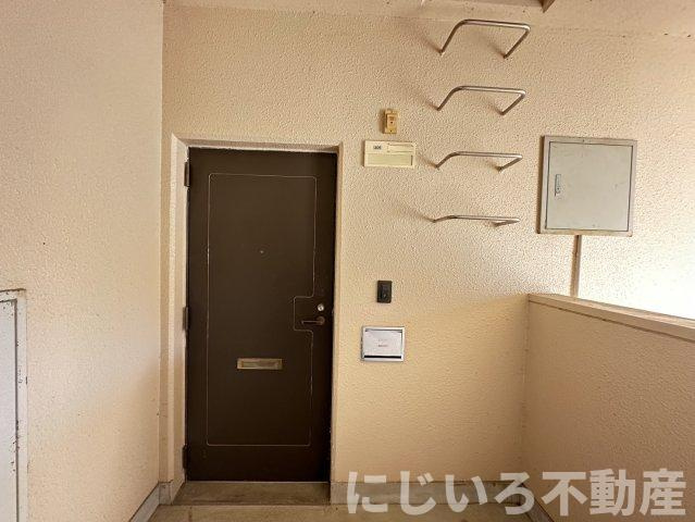 第3眉山マンションの玄関