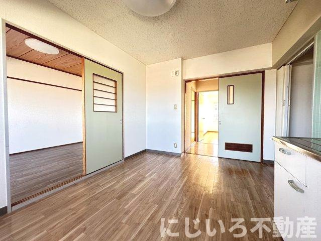 第3眉山マンションの居間・リビング