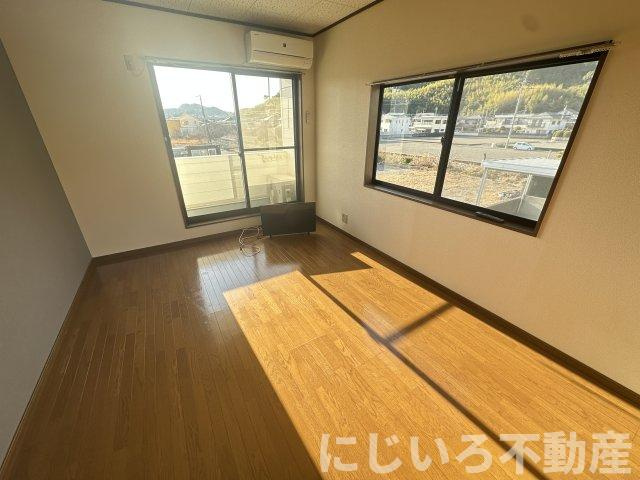 ハイツ中山の居間・リビング