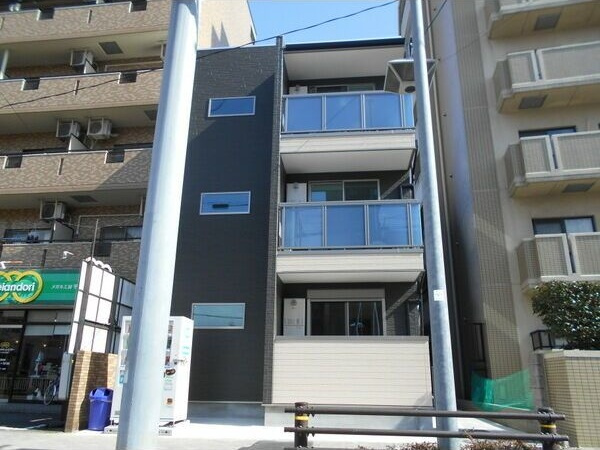 クラージュ平安の外観