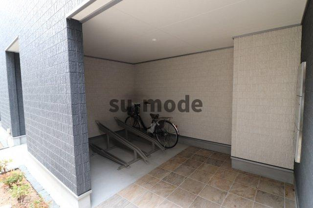 リブリ・フルール千里丘の駐車場