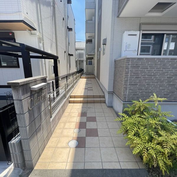 Cherim 庄内通のエントランス