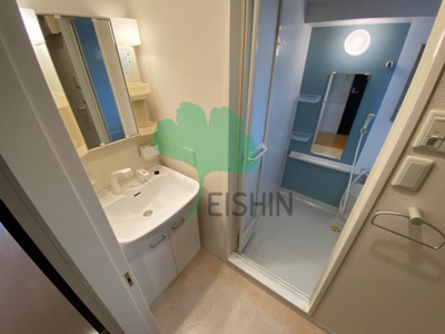 【洗面所】 | シャローム天神北(犬猫飼育可能のペット可マンションです！) | シンプルで使いやすい洗面台です！