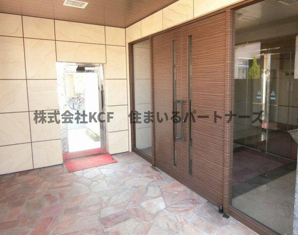 ブランドルフのエントランス|落ち着いたエントランスです