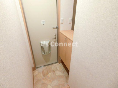 【玄関】 | シャルマン | 下駄箱で靴も収納できます。