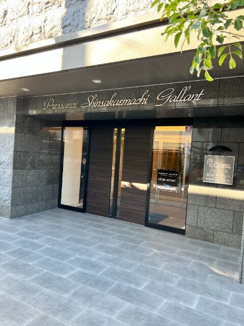 プレサンス新栄町ギャラントのエントランス