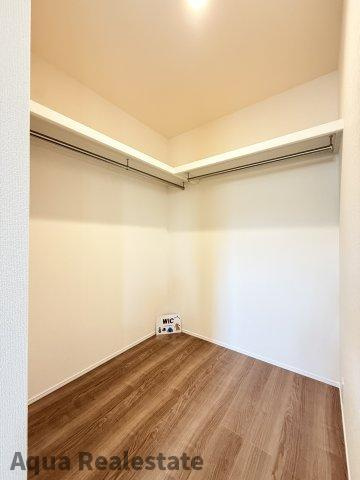 高松市仏生山町甲の新築一戸建の収納|便利な収納スペースです