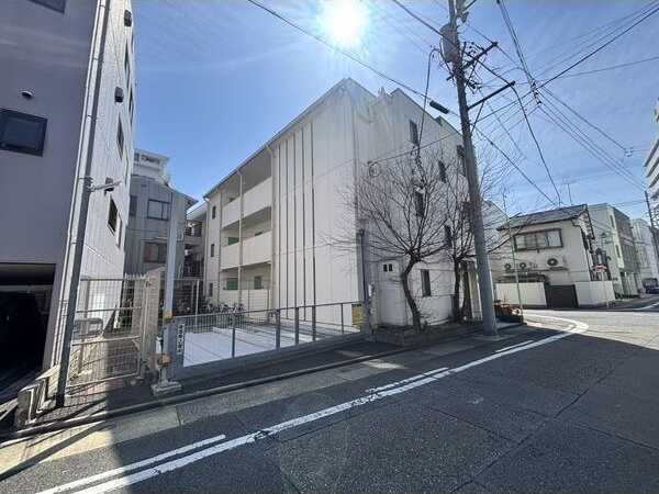 Blue Sqeareの周辺