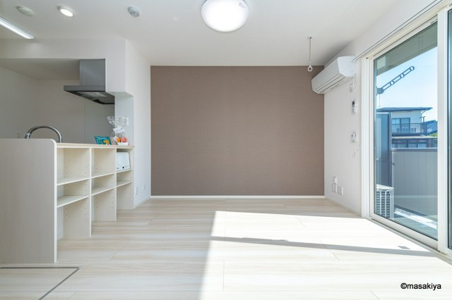 サンセール若里の居間・リビング