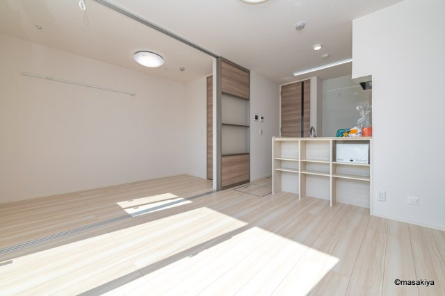 サンセール若里の居間・リビング