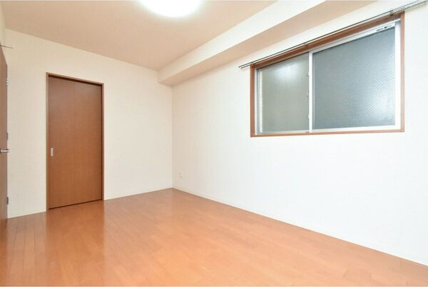 Gramercy Shirakawa Koenの洋室