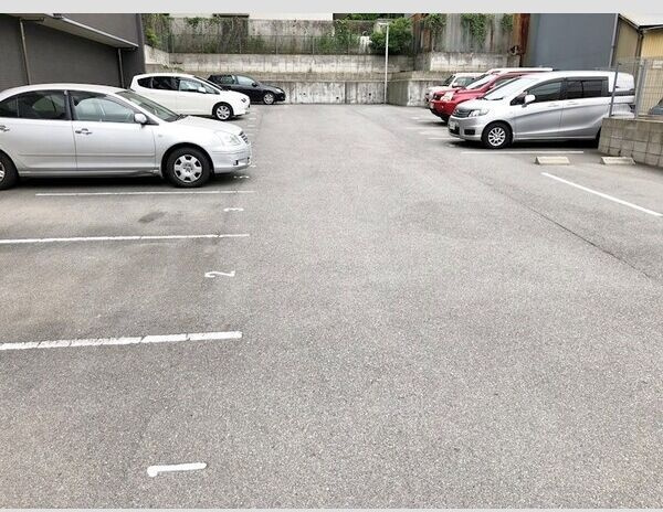 ル・セルクルの駐車場