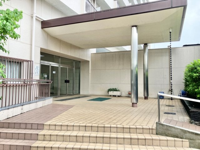 オーク荻窪マンションのエントランス