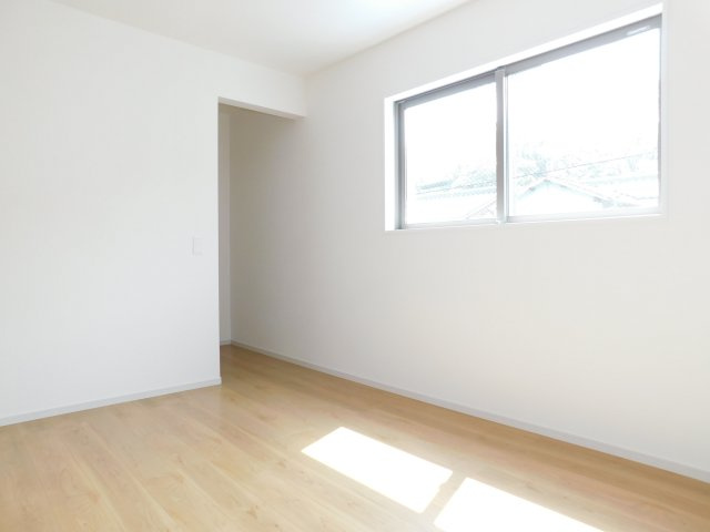 名古屋市南区神松町２丁目の新築一戸建の洋室|◇洋室◇　　南面で明るい洋室６．５帖　ウォークインクローゼット完備！