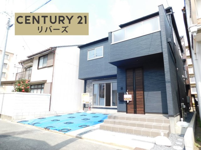 名古屋市南区神松町２丁目の新築一戸建の前面道路含む現地写真|☆限定１棟☆　　いつでも見学出来ます♪（お問合せ当日、平日、水曜、夜間でもＯＫ）　南向き！　駐車並列２台ＯＫ！　カウンター付き広々リビング１９．０帖♪　ＷＩＣやＳＩＣなど収納豊富！