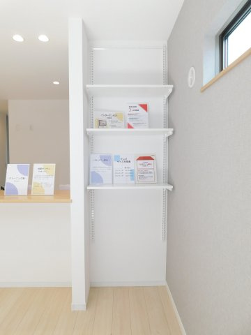 名古屋市南区中江２丁目の中古一戸建の収納|◇リビング収納◇　　リビングがスッキリと片付く収納棚完備！