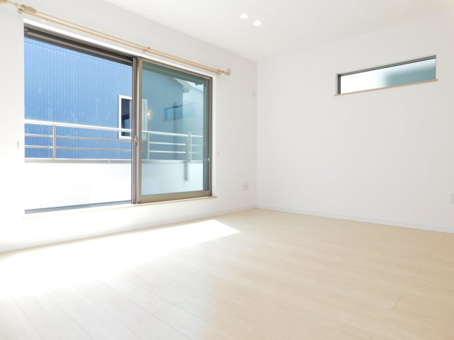 名古屋市南区中江２丁目の中古一戸建の居間・リビング|◇リビング◇　　南面で明るいリビング約１５．７帖　外からの視線が気になりにくい２階リビング♪