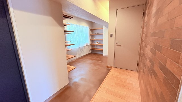 ★仲介手数料半額★高輪グリーンハイツ（品川駅まで徒歩7分の好立地）の玄関