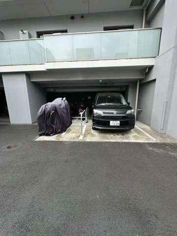 プラウドフラット南品川の駐車場