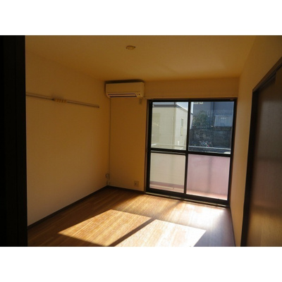 【居間・リビング】 | エステートピア・ｕ３号棟 | ※同タイプの別の部屋の写真です