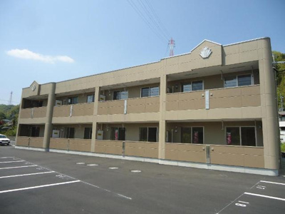 【駐車場】 | エバーハイツ・ナオⅡ | 外観写真（昼）