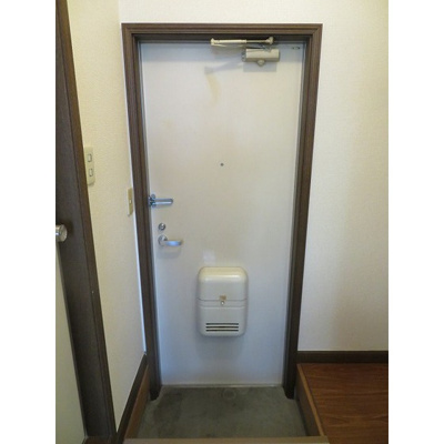 【玄関】 | アーバンフラッツ | 玄関（写真は別部屋です）