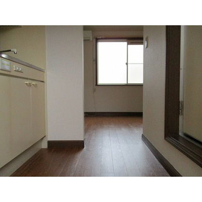 【玄関】 | アーバンフラッツ | 玄関（写真は別部屋です）