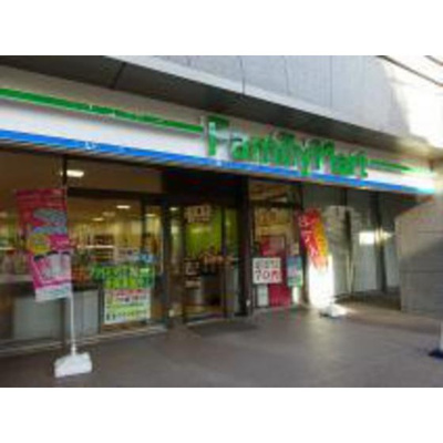 【周辺】 | ルシーダ和泉 | コンビニ「ファミリーマート朝日生命代田橋ビまで244ｍ」
