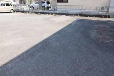【駐車場】 | ヴィラ豊府 | 駐車場
