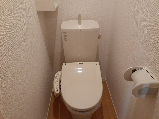 メゾン　ボヌールのトイレ|落ち着いた色調のトイレです