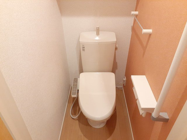 カルマーレⅠのトイレ|ゆったりとした空間のトイレです