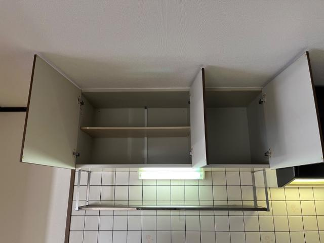 アミューズベアーⅠのキッチン|キッチン上部収納