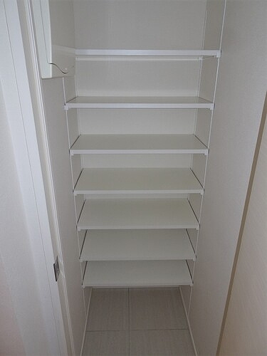 ライオンズ早稲田ミレスのその他|シューズインクロゼット　※2022年3月撮影