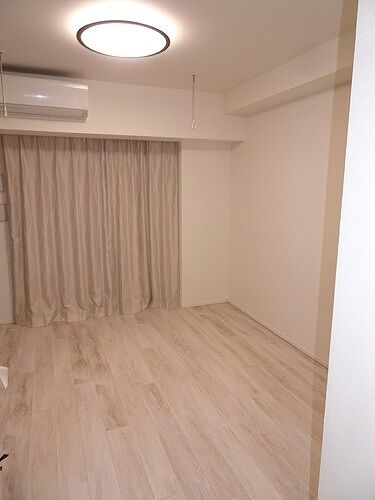 ライオンズ早稲田ミレスの居間・リビング|洋室　※2022年3月撮影