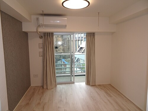 ライオンズ早稲田ミレスの居間・リビング|洋室　※2022年3月撮影