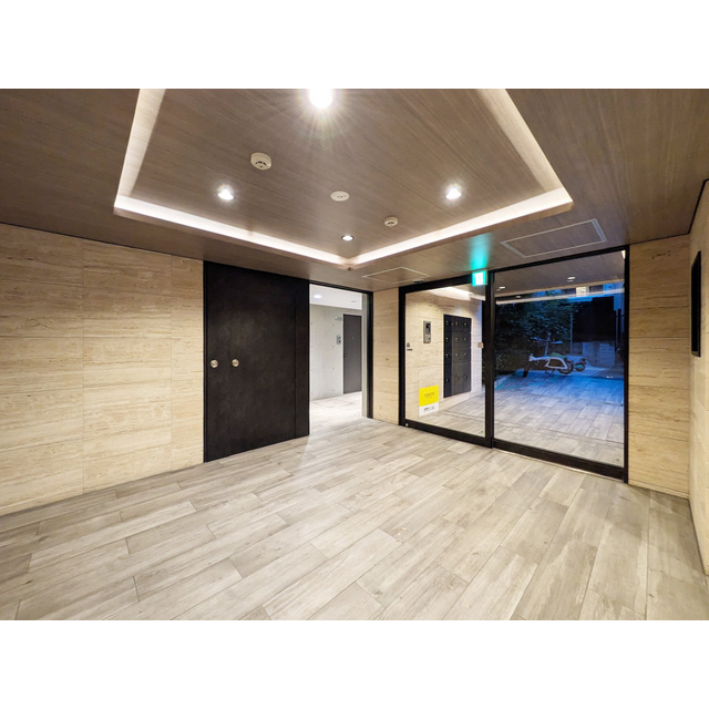 ＬＥＧＡＬＡＮＤ市谷薬王寺のエントランス