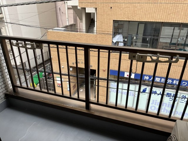天野屋ビルのバルコニー